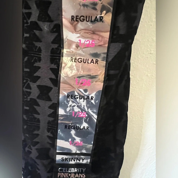 Celebrity Pink NWT Velvet Aztec Skinny Jean - Size 1 - Picture 4 of 5
